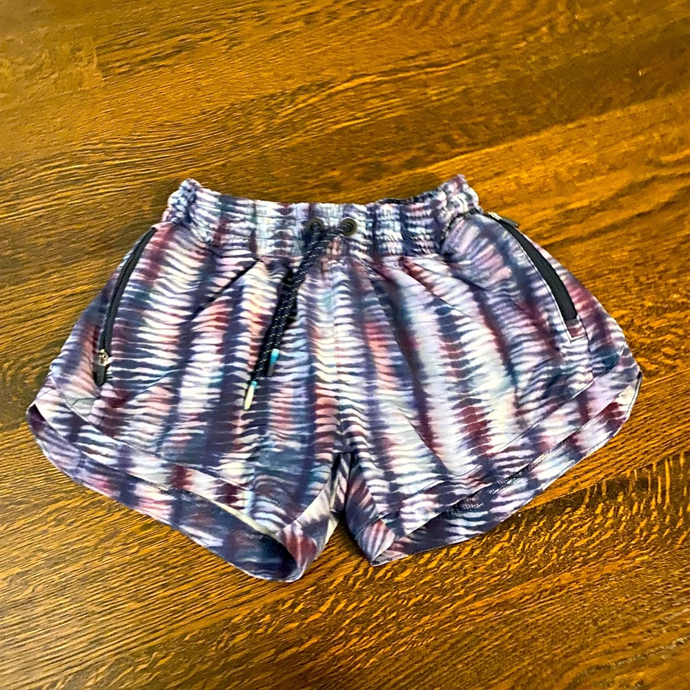 Athleta Girl All Play 3in shorts, M (8-10), purple / blue tie dye